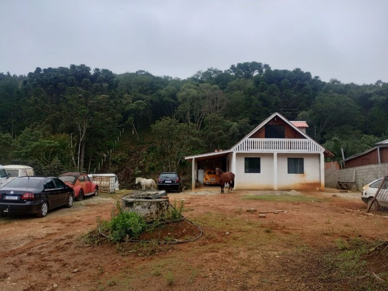 Excelente Chácara com 10.000m2 em Bocaiuva do Sul